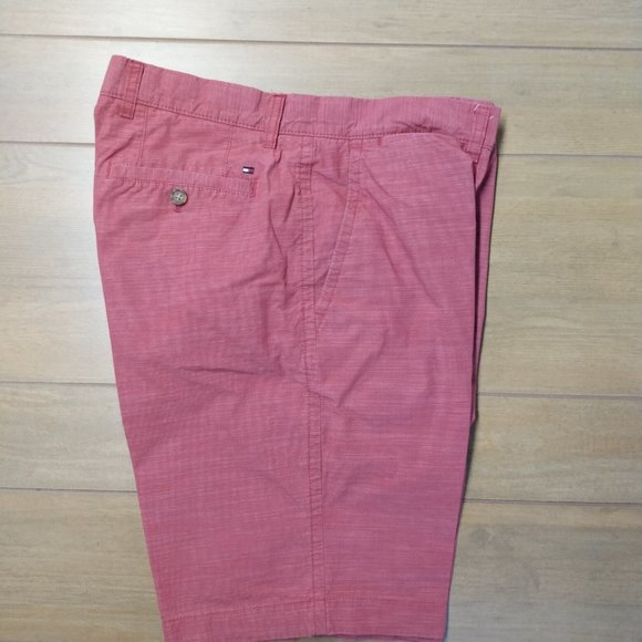 Tommy Hilfiger men's shorts, size 32, Nantucket Red flat front, 100% cotton - Picture 3 of 5